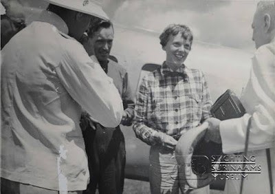 https://4.bp.blogspot.com/-5gX2wbLcNwU/TWqrqJy_ixI/AAAAAAAAG9E/PWdv5R5fVVY/s400/Earhart%2BAmelia.jpg